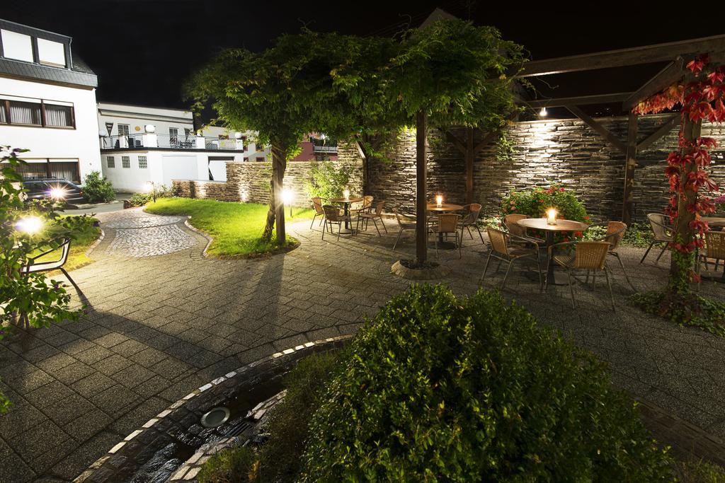 Отель Wein & Gastehaus Hermeshof Триттенхайм Экстерьер фото